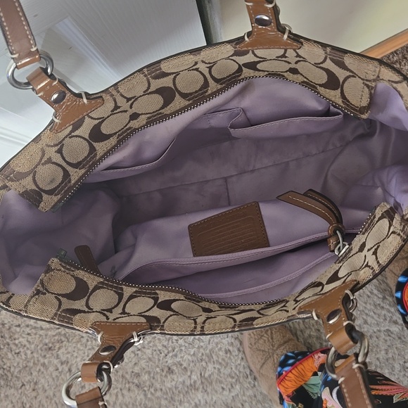 Coach Handbag - Picture 3 of 6